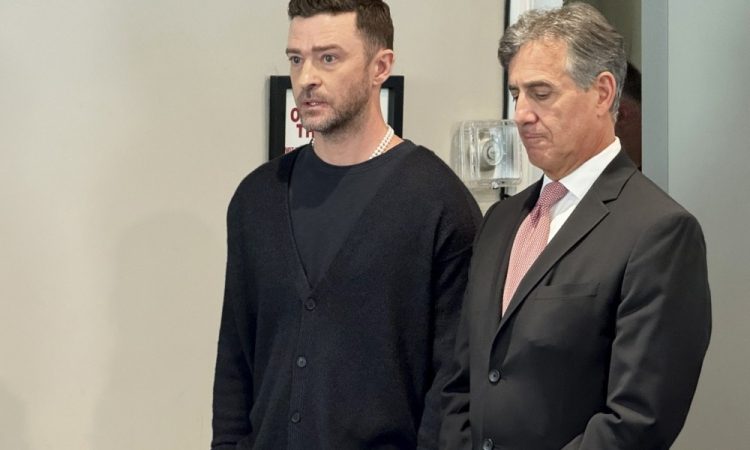 Justin Timberlake zaradi vožnje pod vplivom alkohola na družbeno koristno delo