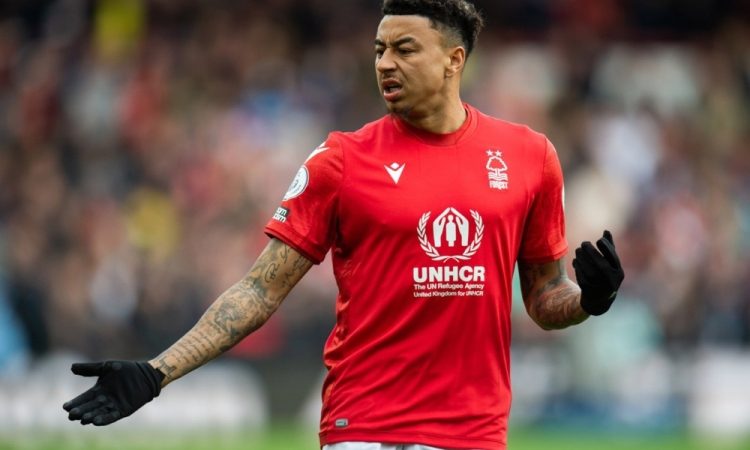 Lingard kaznovan zaradi vožnje električnega skiroja brez dovoljenja in čelade