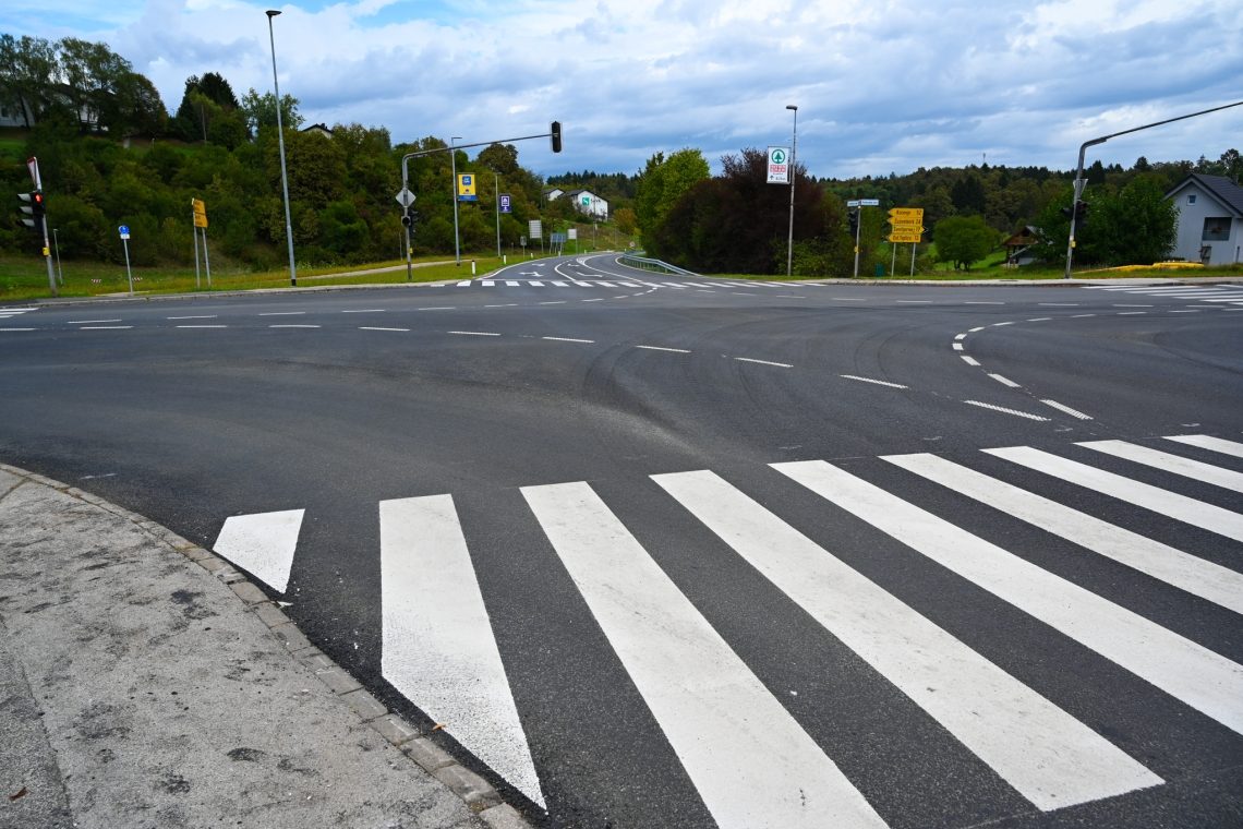 Ta konec tedna vzdrževalna dela na semaforjih v križišču v Žabji vasi 