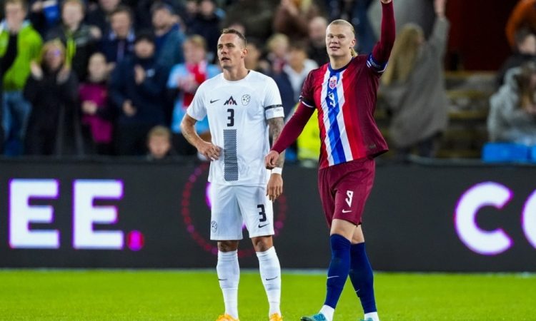 Slovenski nogometaši kljub težkemu porazu optimistično v Kazahstan