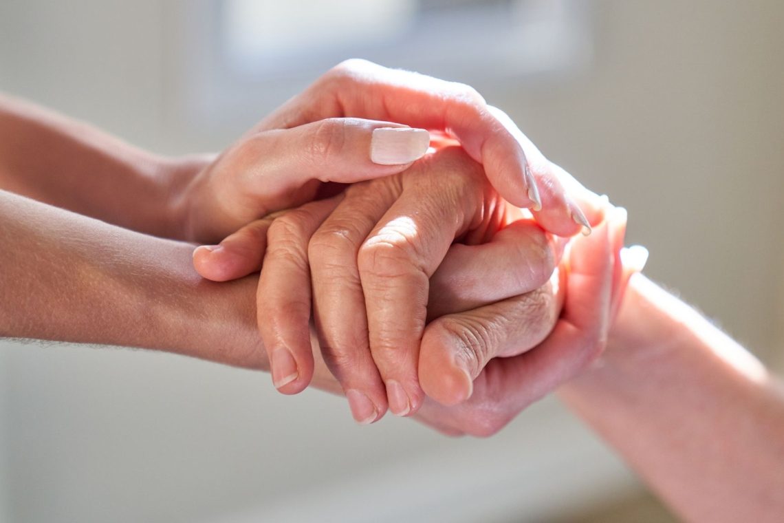 V obalnih knjižnicah odprli sočutni točki Slovenskega društva Hospic
