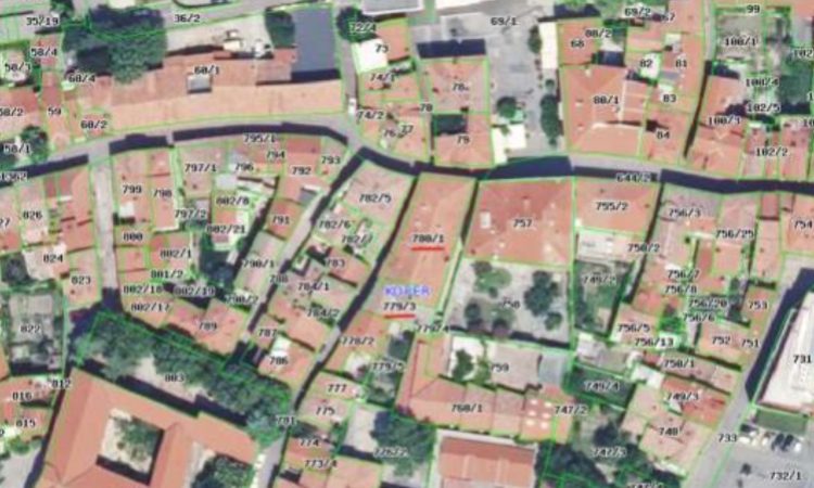 Koprska občina prodaja dobrega 1,3 milijona vredni nepremičnini 