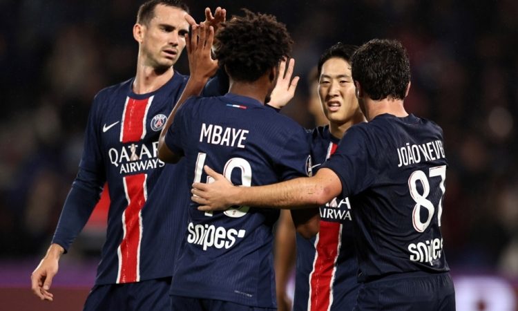 PSG spet na vrhu francoske lige