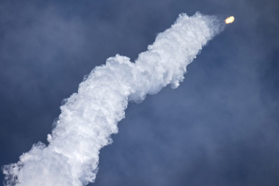 Astronavti z ISS po zamudi znova na Zemlji