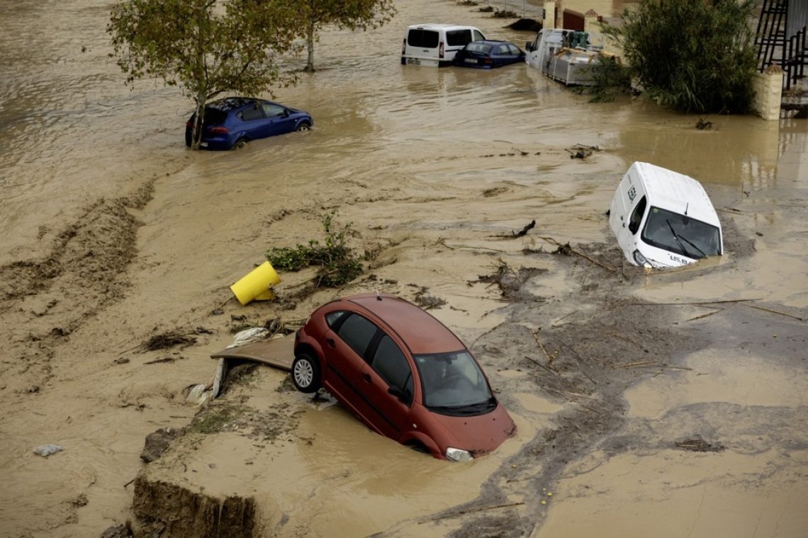 Španijo prizadele hude poplave z več smrtnimi žrtvami