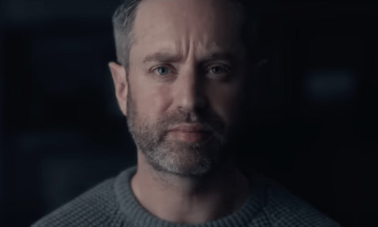 Nova serija na Netflixu osvetljuje 20 let trpljenja moškega pod zlorabami žene