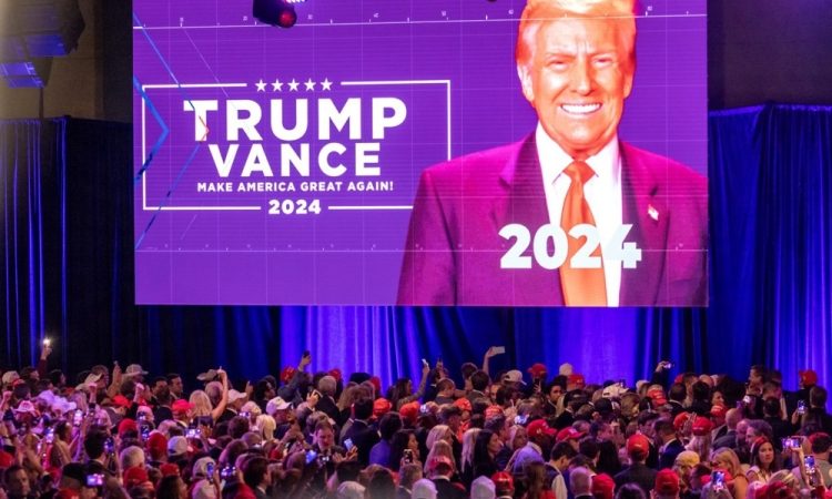 Trump drugi v ZDA z dvema nezaporednima predsedniškima mandatoma