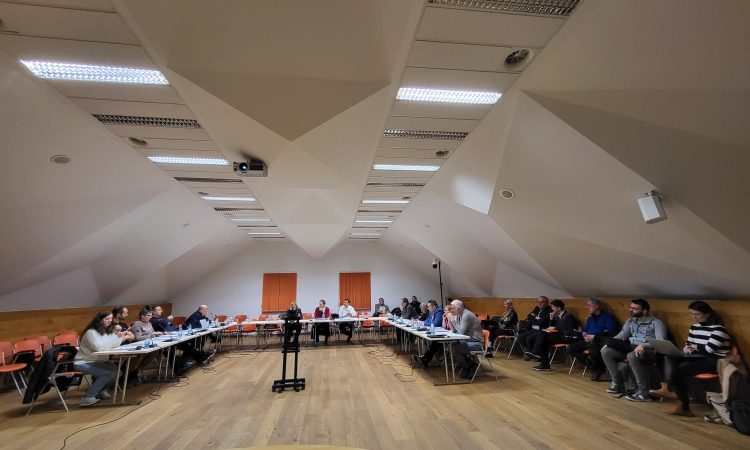 Razprava na občinskem svetu Bovca o ključnih vprašanjih občine