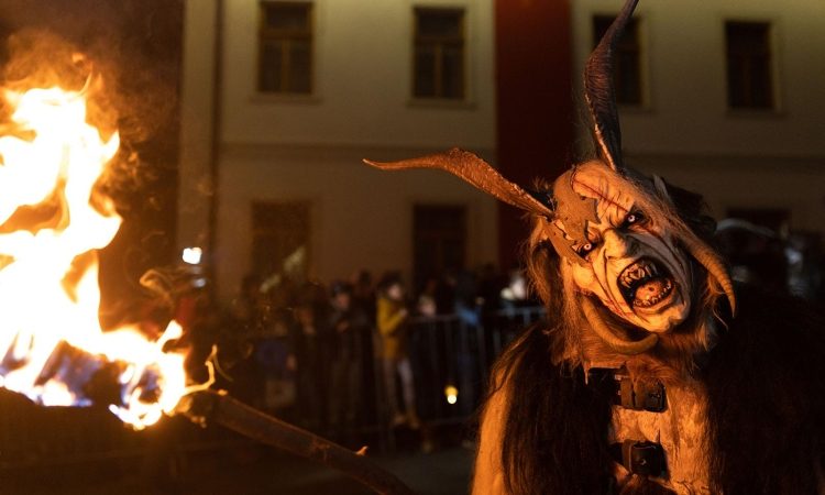 Letošnje srečanje parkeljnov treh dežel v Podkorenu z več novostmi