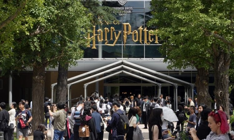 Na Japonskem zaradi prevelike pristnosti odpoklicali replike meča iz knjig o Harryju Potterju