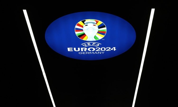 Slovenci na Googlu največkrat iskali Euro 2024, Dallas Mavericks in Skrito v raju