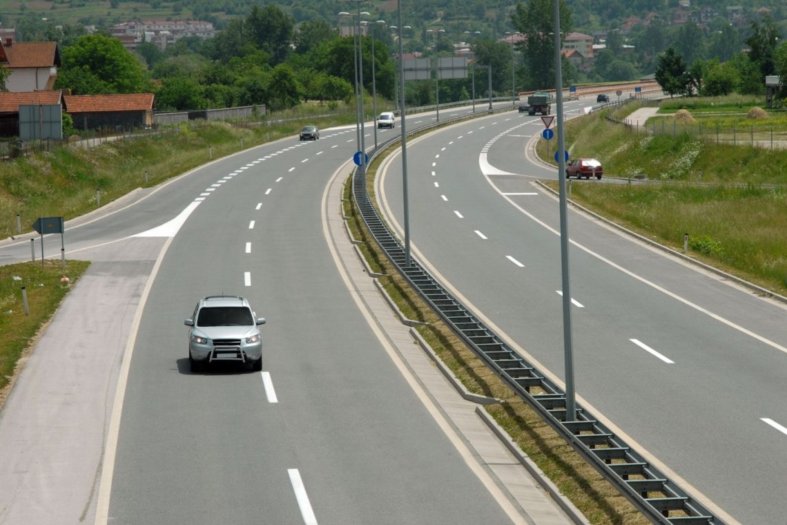 Na hrvaških cestah kmalu pametni prometni znaki