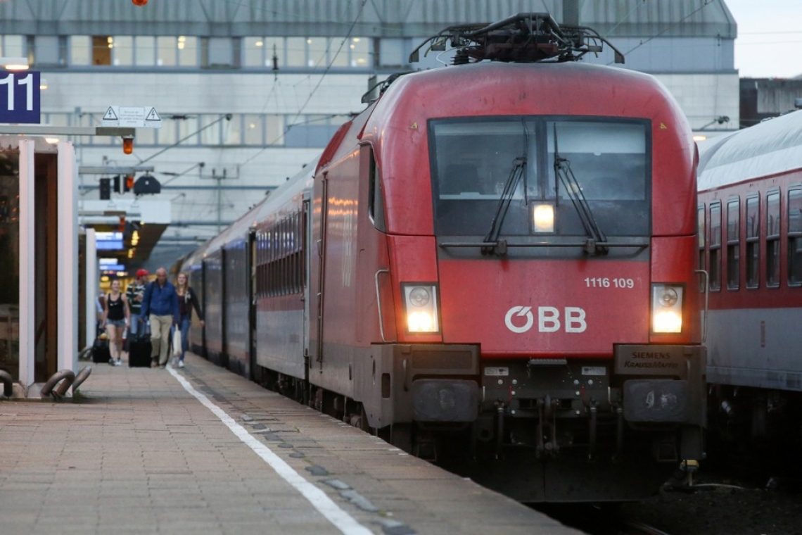 Avstrijske železnice iščejo na tisoče delavcev