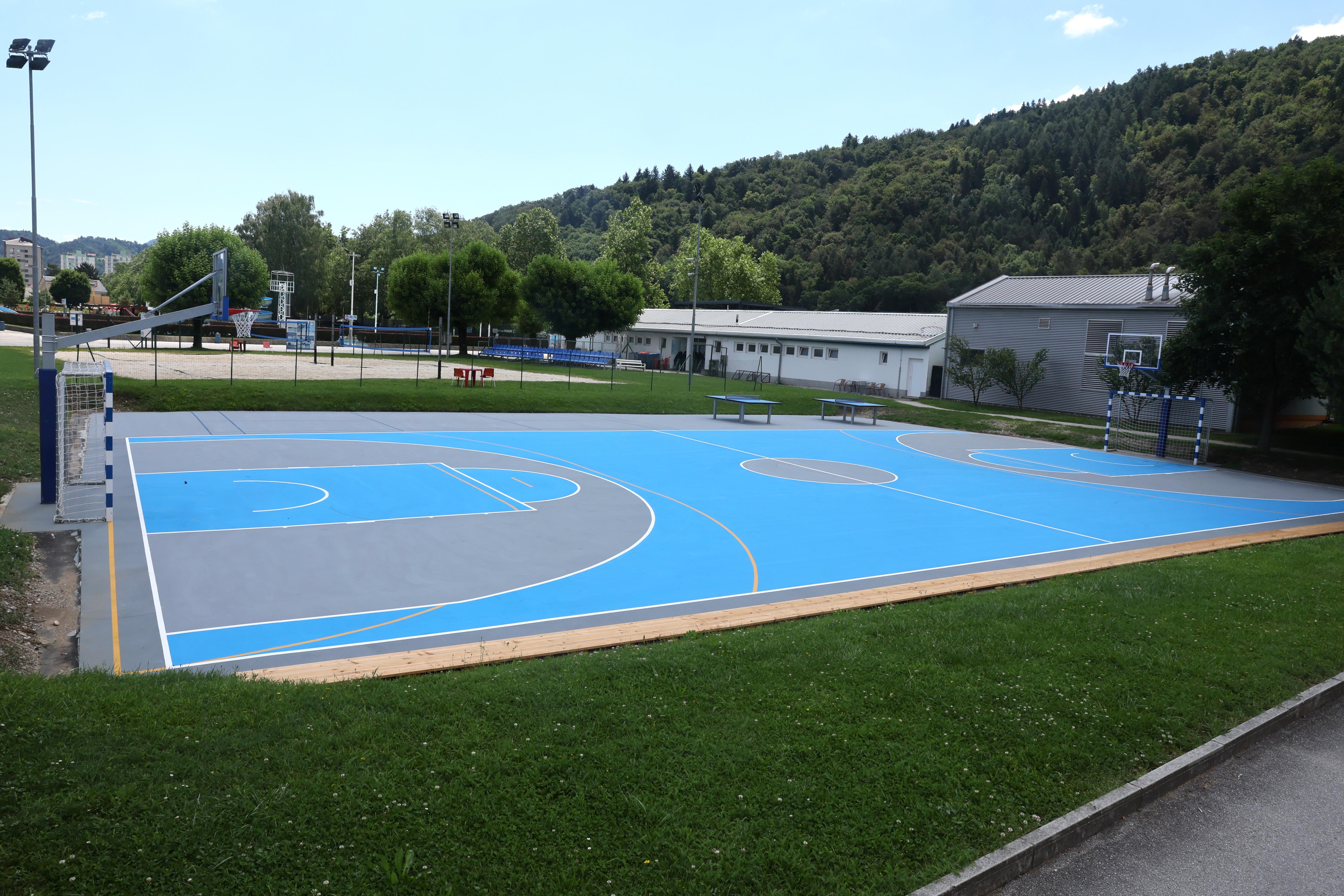 V Celju nova pridobitev za športne navdušence: odprtje igrišča pri bazenu in nova tribuna pri OŠ Hudinja