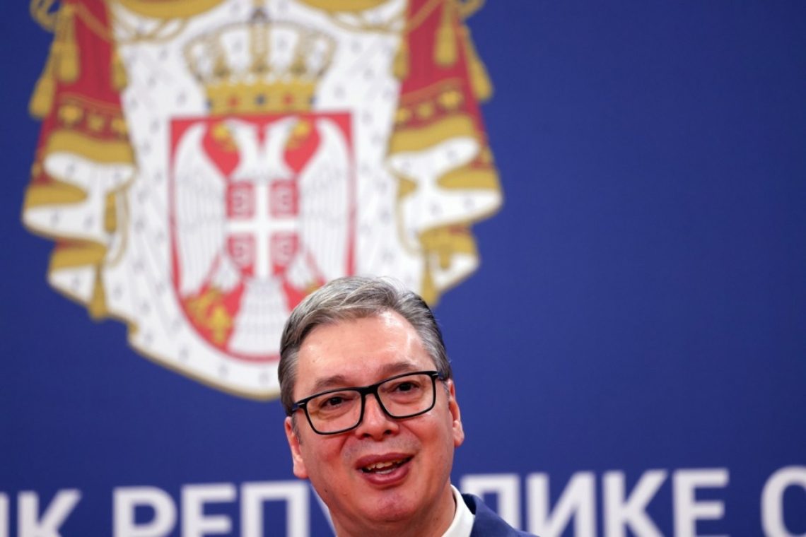 Univerza v Beogradu zavrnila Vučićevo povabilo na dialog