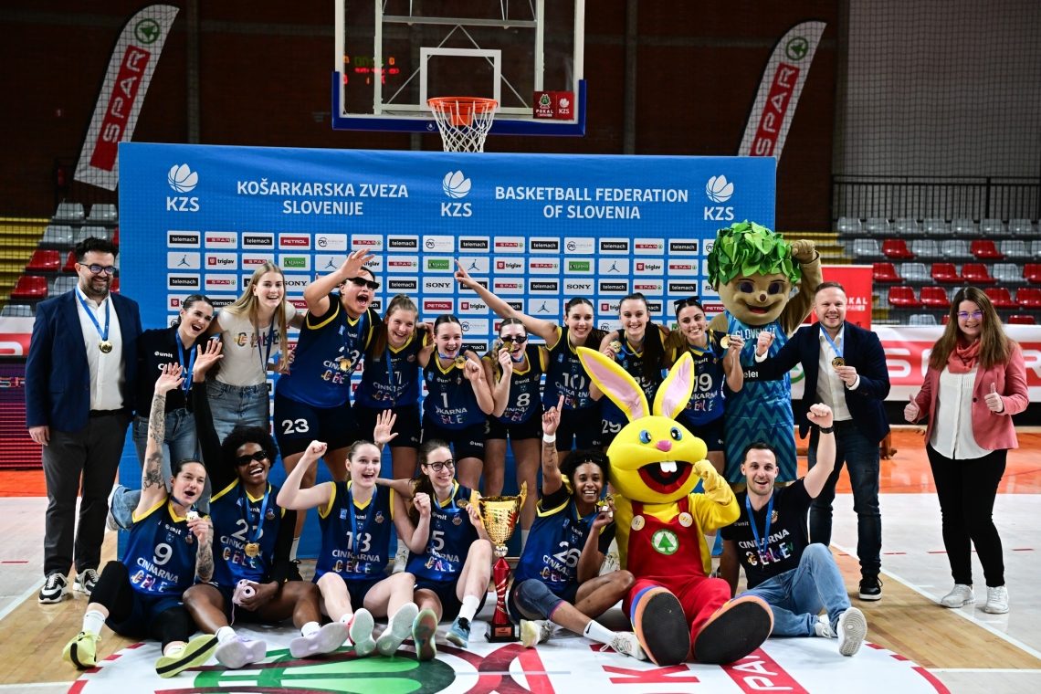 Košarkarice Cinkarne Celje so v finalu pokala Slovenije premagale Triglav z 79:68