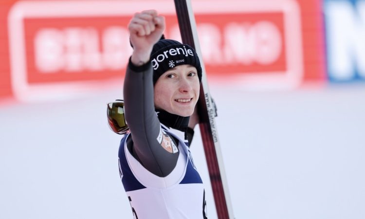 Nika Prevc v Hinzenbachu še do pete zaporedne zmage v svetovnem pokalu in desete v sezoni