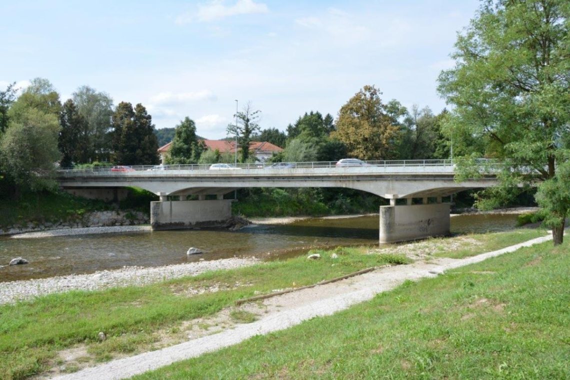 Polovična zapora mostu čez Soro v Medvodah
