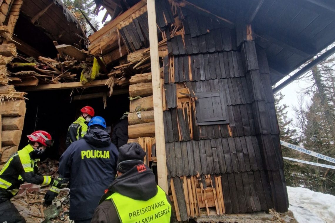 Preiskovalci še niso dosegli kabine strmoglavljenega letala na Veliki Planini