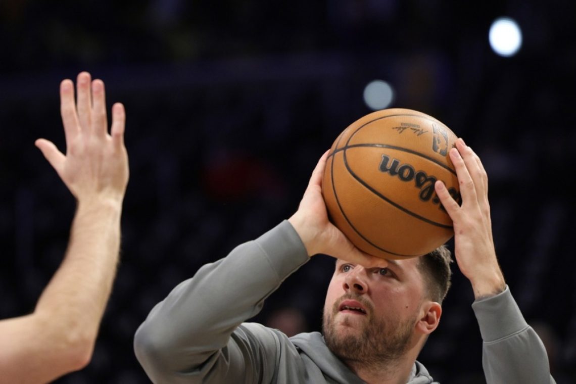Los Angeles kljub 45 točkam Dončića izgubil v Milwaukeeju