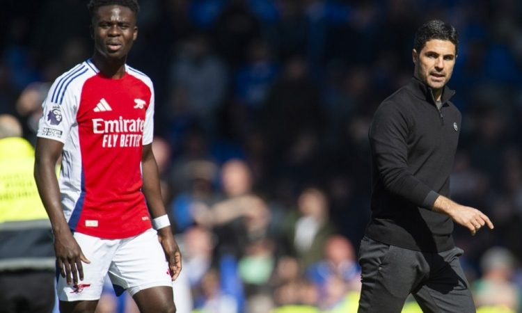 Arsenal še korak dlje od naslova