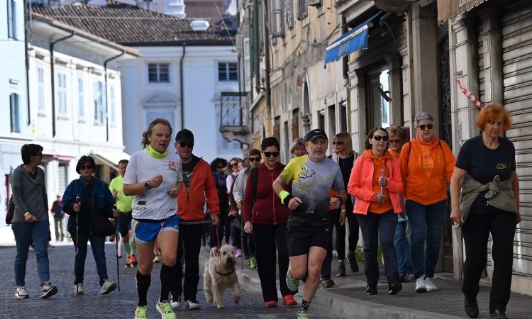 Pohod prijateljstva bo simbolno povezal Novo Gorico in Gorico