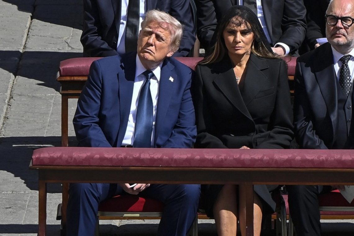 Trump in Zelenski pred pogrebom papeža Frančiška opravila zasebno srečanje