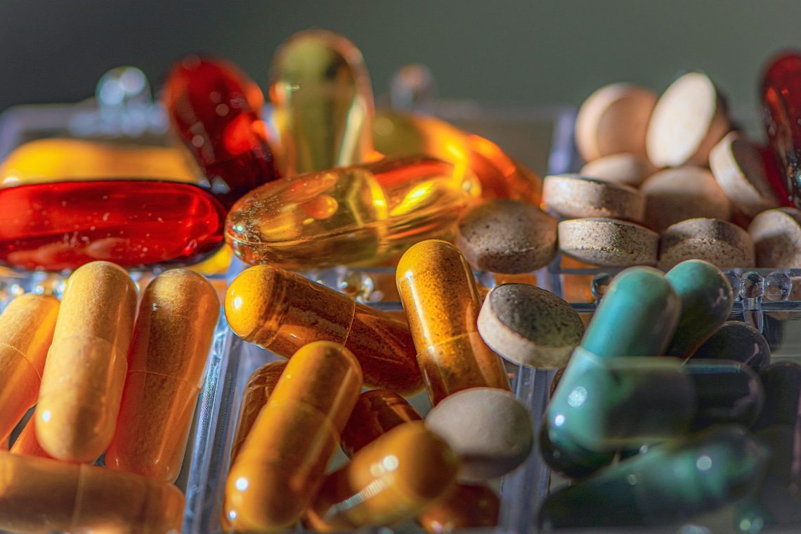 Vitamin K2 je ključen za zdrave kosti, srce in zobe, a z njim previdno