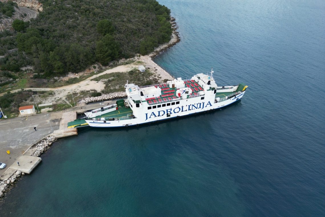 Prebivalci Cresa in Lošinja od julija s prednostjo pri vkrcanju na trajekt 