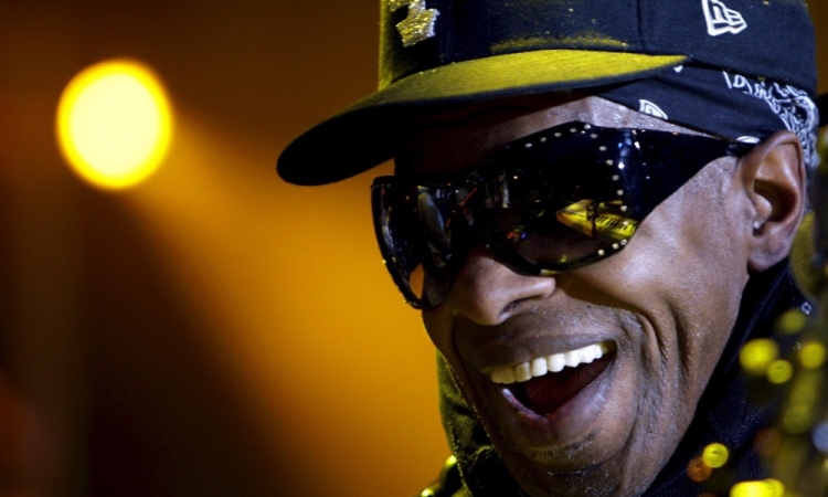 Umrl je Sly Stone, glasbeni inovator in pionir funk rocka