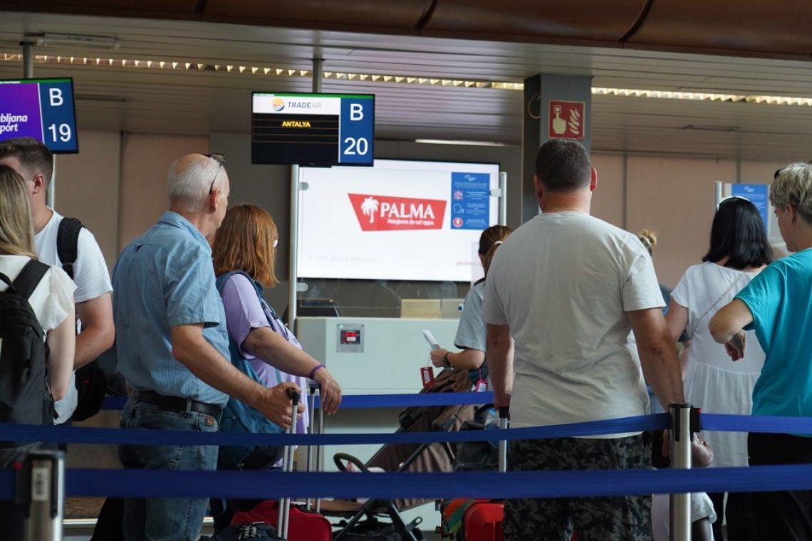 Iz Ljubljane uradno odprta sezona čarterskih letov, na voljo 52 destinacij