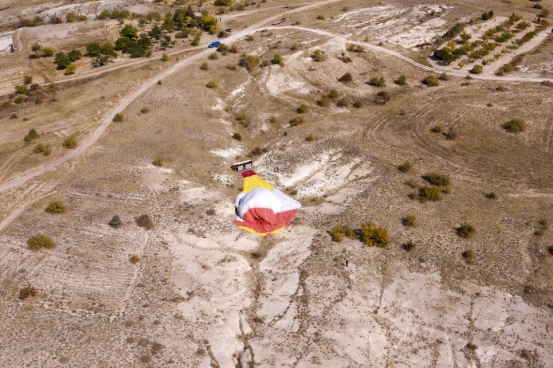V Turčiji dve nesreči balonov, en pilot mrtev, več turistov poškodovanih