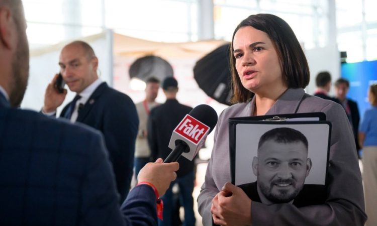 Iz zapora izpuščen beloruski opozicionar Sergej Tihanovski