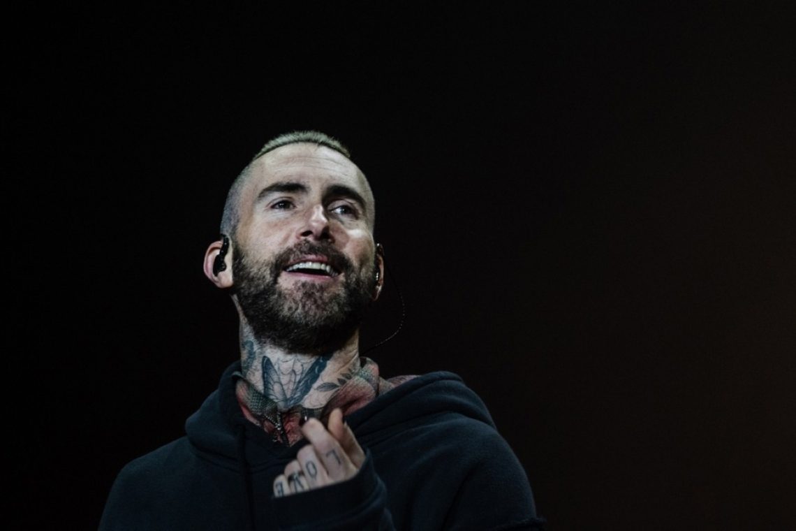 Adam Levine tožen zaradi nepooblaščene objave videa o orkanu Dorian