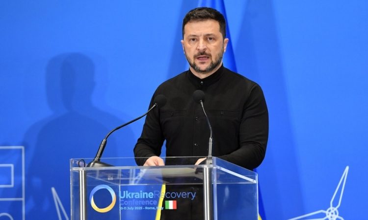 Zelenski opozoril Trumpa pred srečanjem s Putinom na Aljaski
