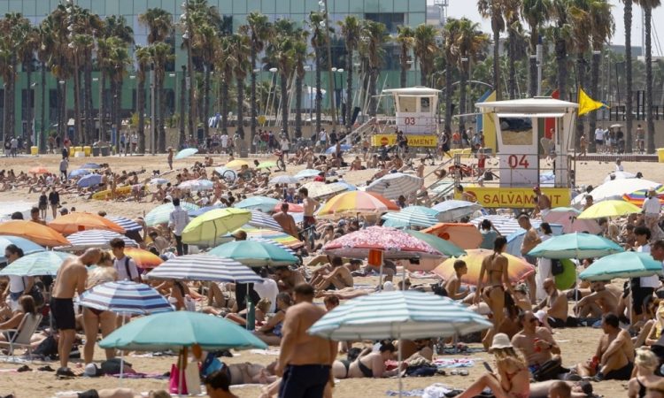 Španija v juliju sprejela rekordnih 11 milijonov turistov, rast turizma pa se upočasnjuje
