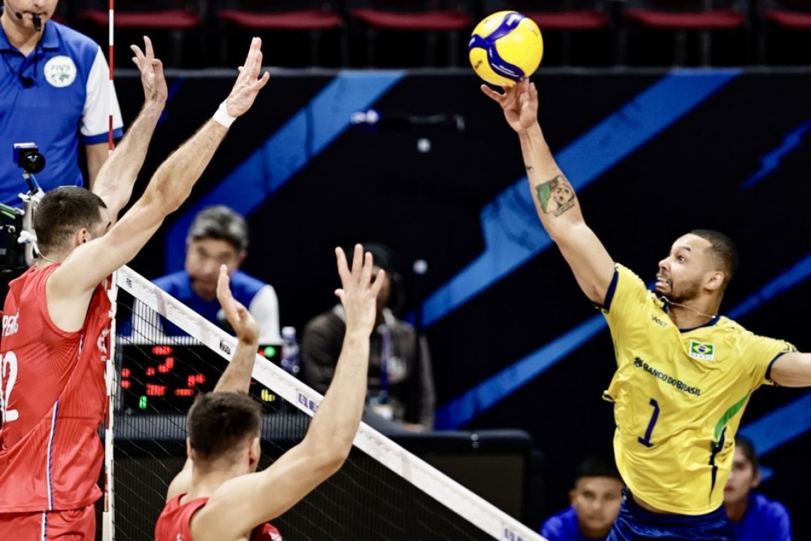 Odbojkarji Srbije z zmago nad Brazilci v osmino finala