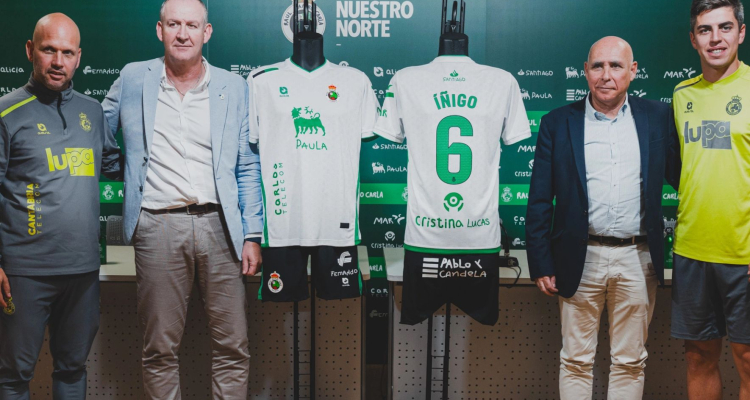 Racing Santander bo proti Granadi igral v dresih z imeni otrok, ki čakajo na presaditev