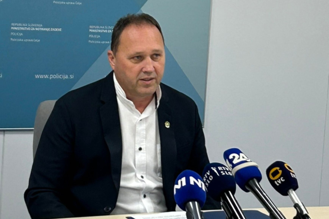 Mladoletnik v Celju večkrat ogrozil železniški promet z nastavitvijo predmetov na tire