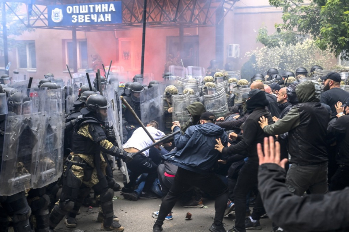 V Prištini dve leti zapora za napad na pripadnike Kforja