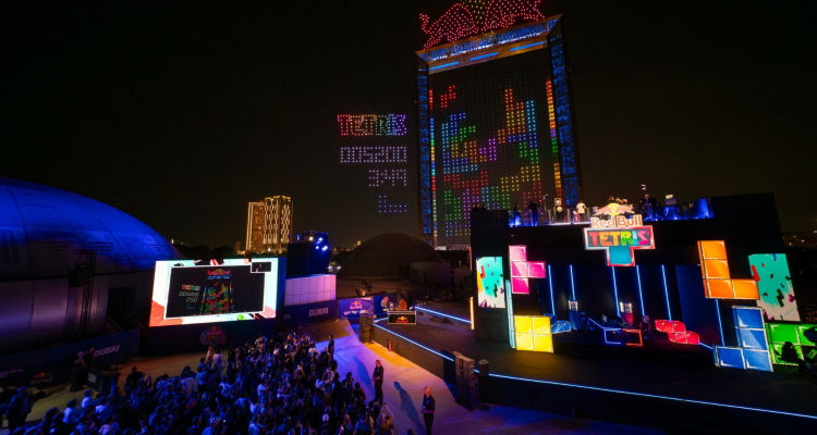 Tetris nad Dubajem z največjo zračno postavitvijo doslej