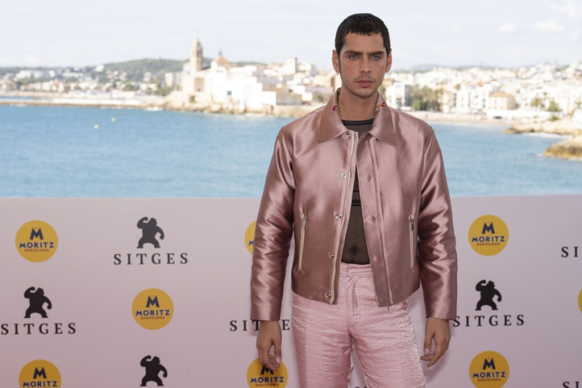 Eduardo Casanova razkril, da živi s HIV, in napovedal dokumentarec Tišina