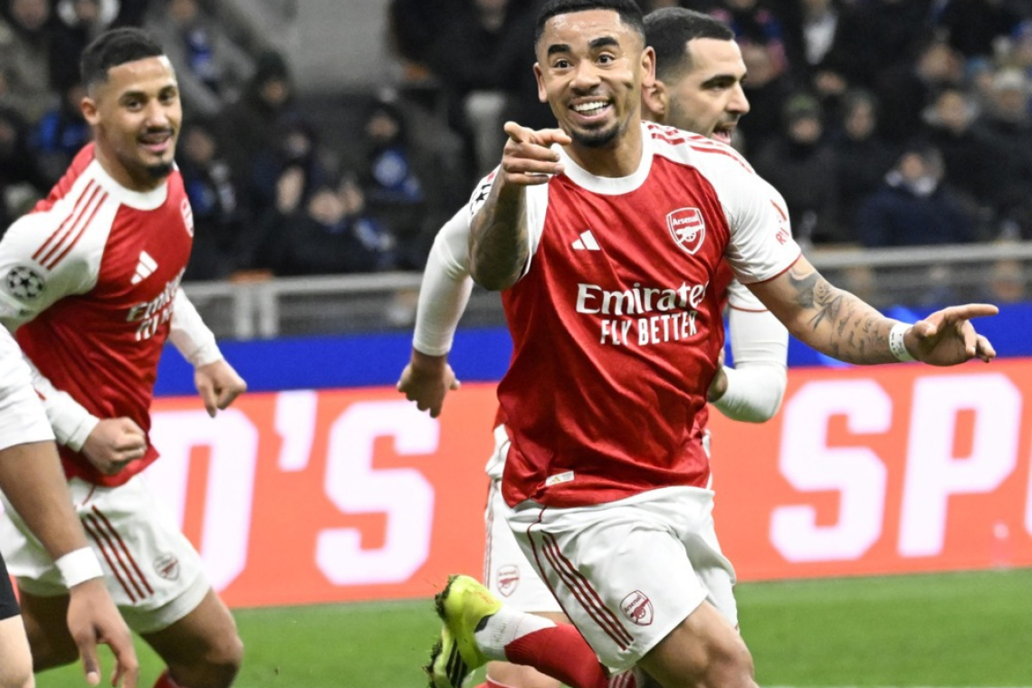Arsenal tudi po gostovanju v Milanu ostaja stoodstoten