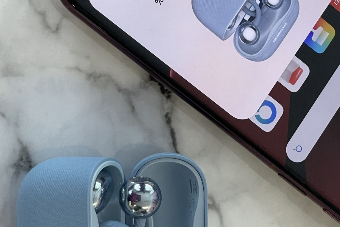 Trije otroci, kaos in pet minut zase. Huawei FreeClip 2 mi rešujejo dneve