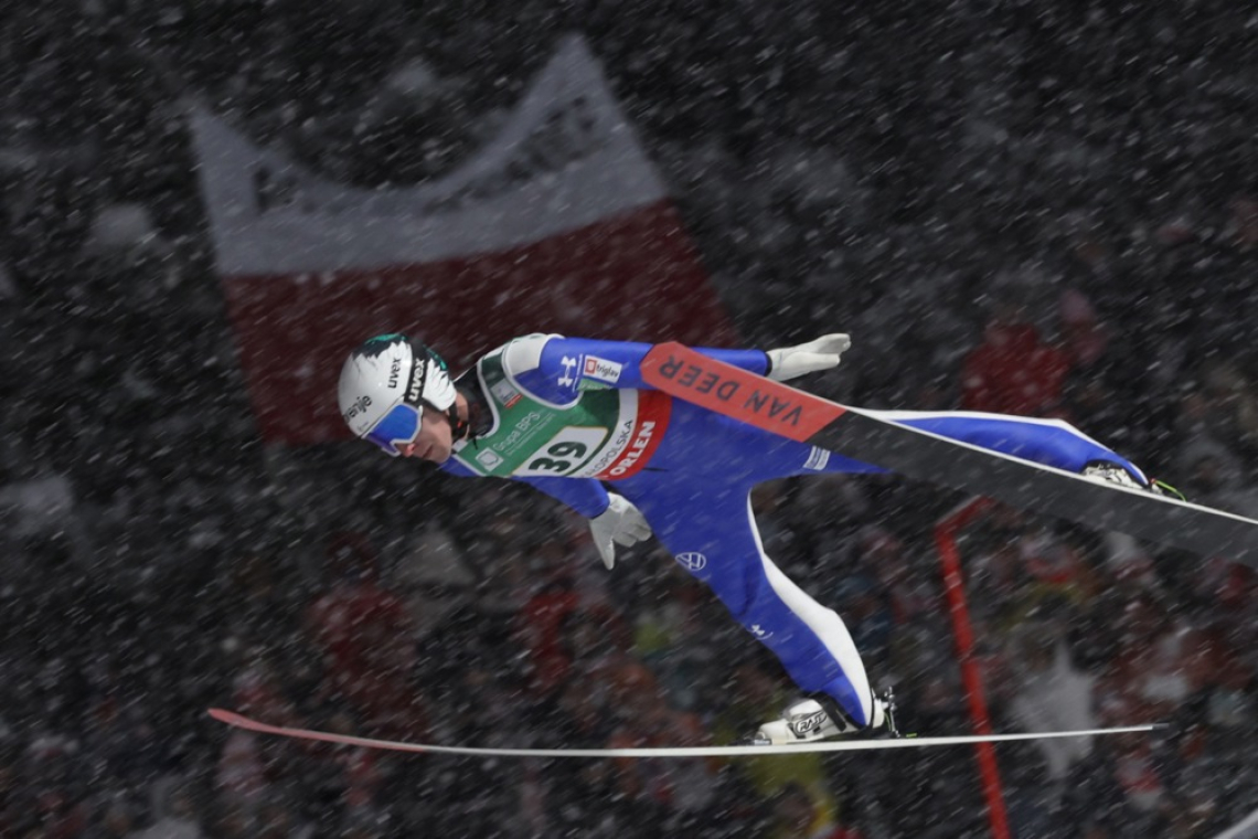 Slovenski skakalci dobili olimpijsko generalko v Willingenu 