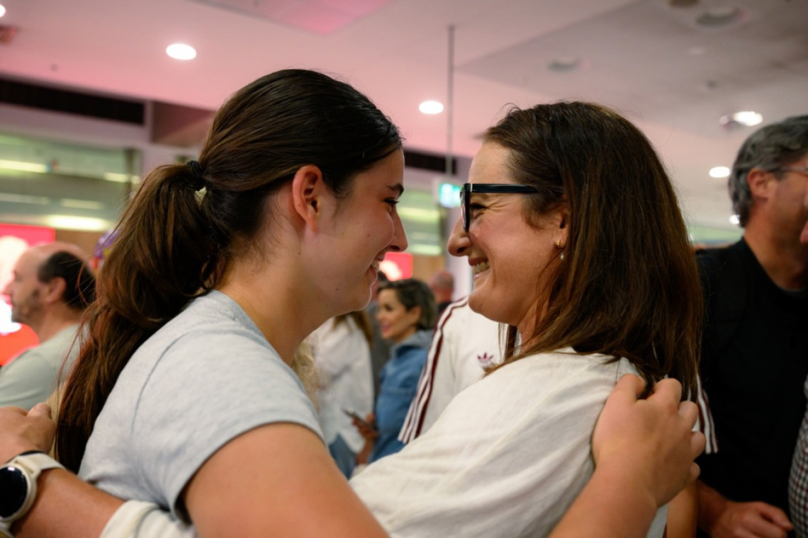 Prvi evakuacijski let s Slovenci pristal na Brniku