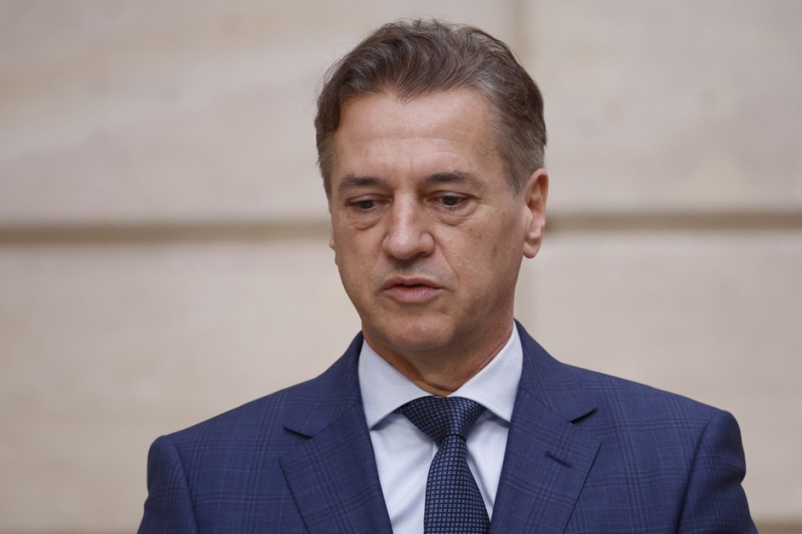 Golob poziva k vladi narodne enotnosti